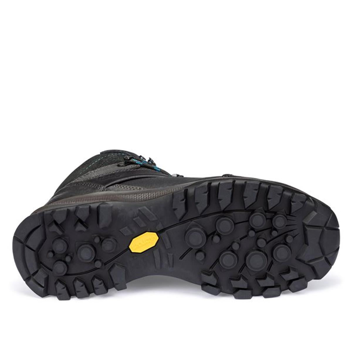 Hanwag Bangri Lady asphalt ocean