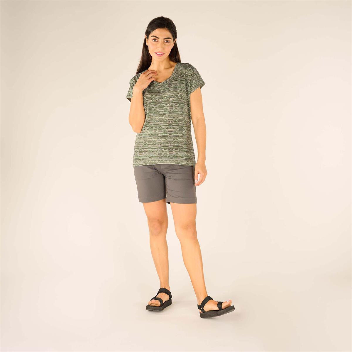 Sherpa Neha V-Neck Tee evergreen tribal