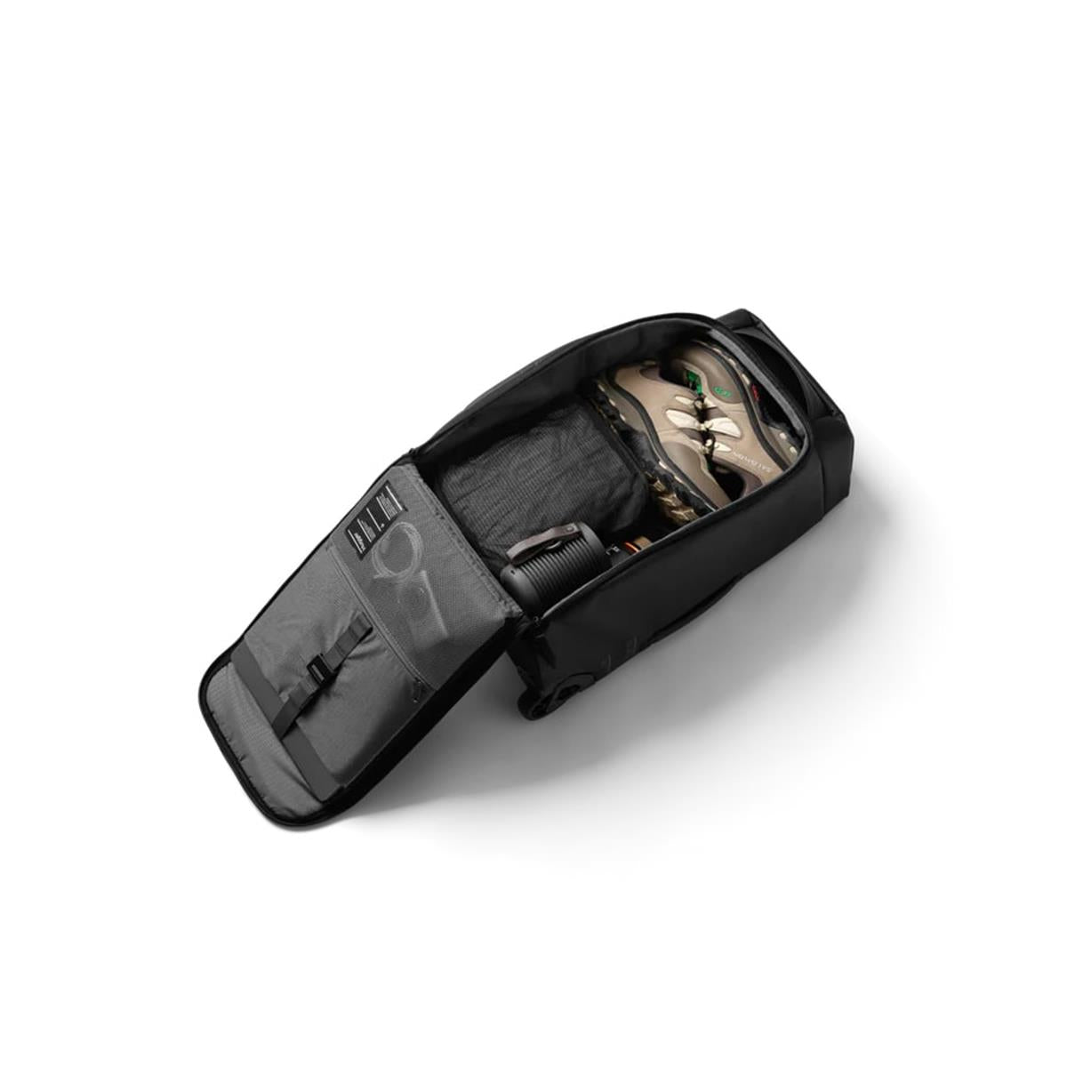 Db Hugger Roller Bag Carry-on 40L black out