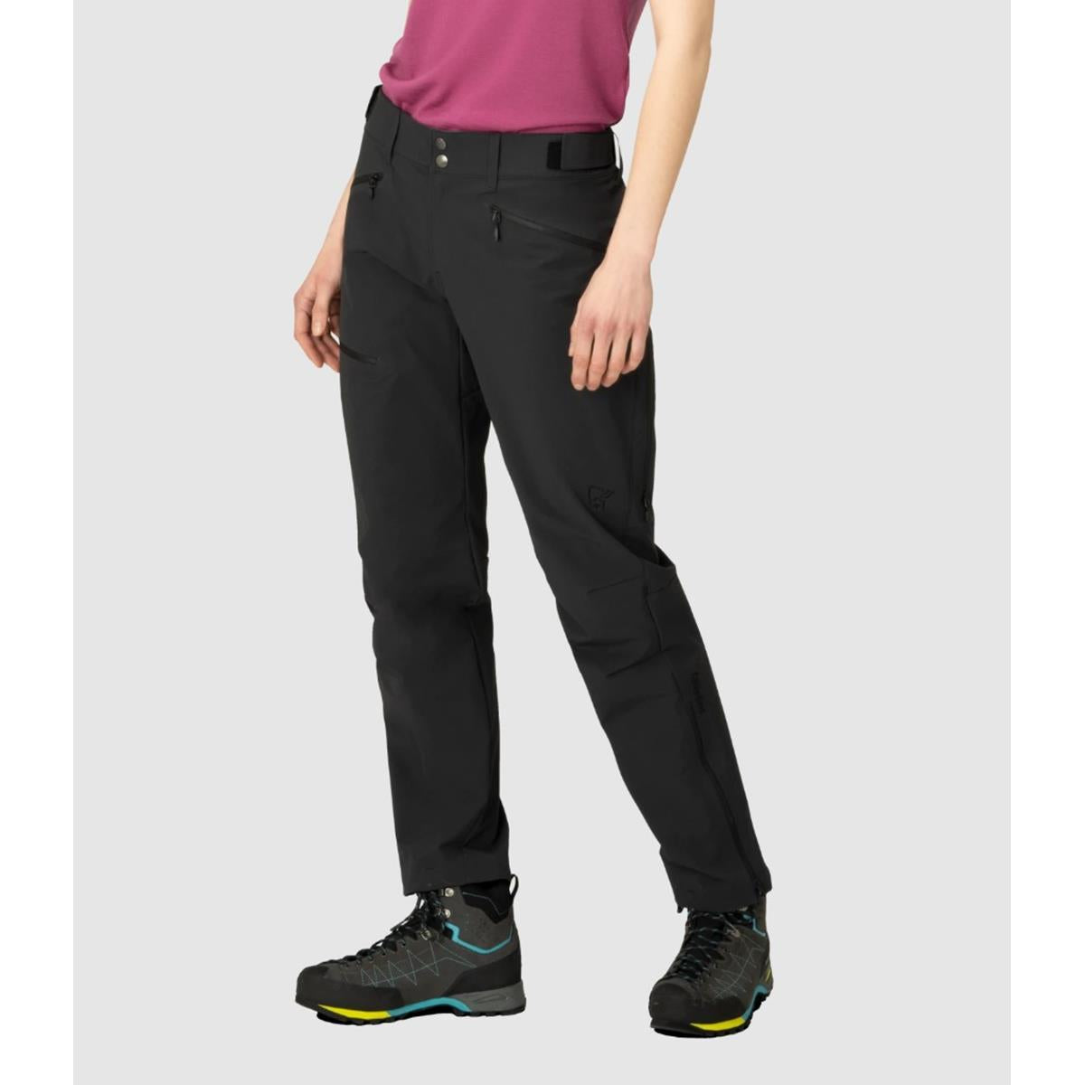 Norrøna Women's falketind flex1 short Pants - caviar black
