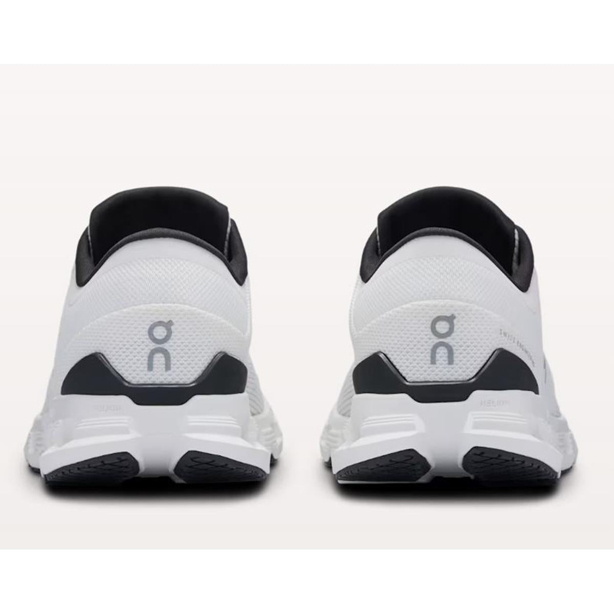ON Cloud X4 Women ivory black