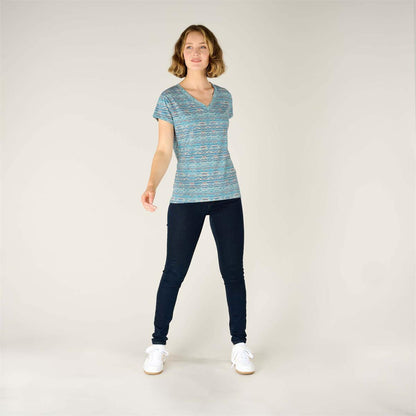 Sherpa Neha V-Neck Tee haze leaf